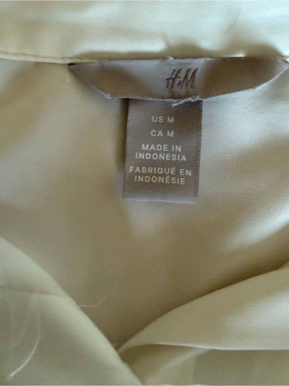White Button Down Bundle M | Lee Riders + H&M | Capsule Wardrobe Basics - Picture 3 of 9